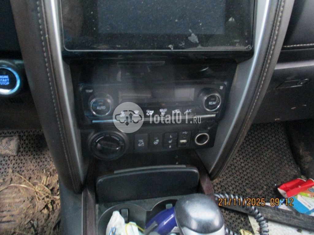 Фото Toyota Fortuner 146