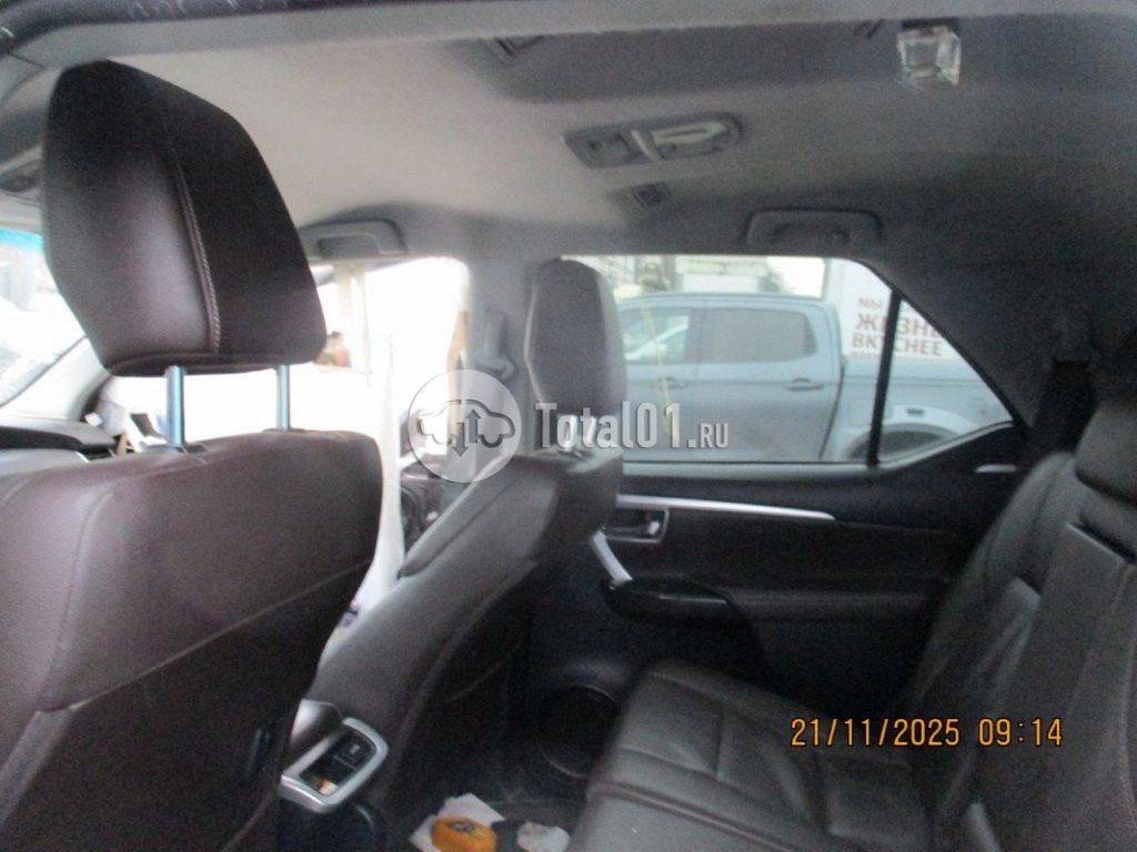 Фото Toyota Fortuner 186