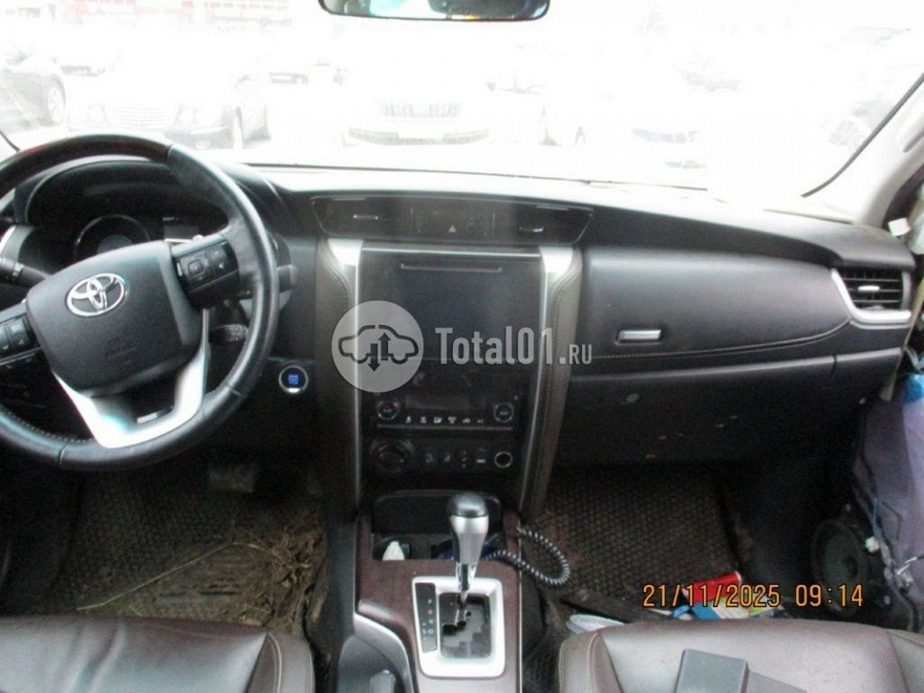 Фото Toyota Fortuner 192