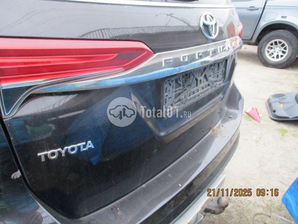Фото Toyota Fortuner 222