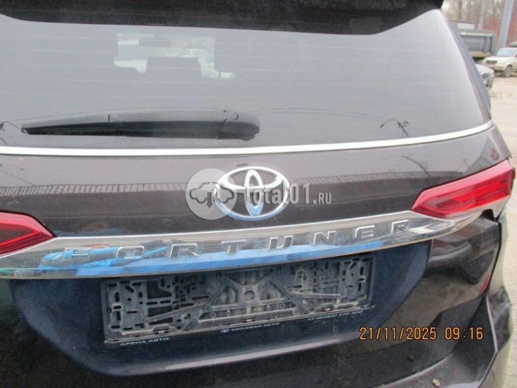 Фото Toyota Fortuner 228