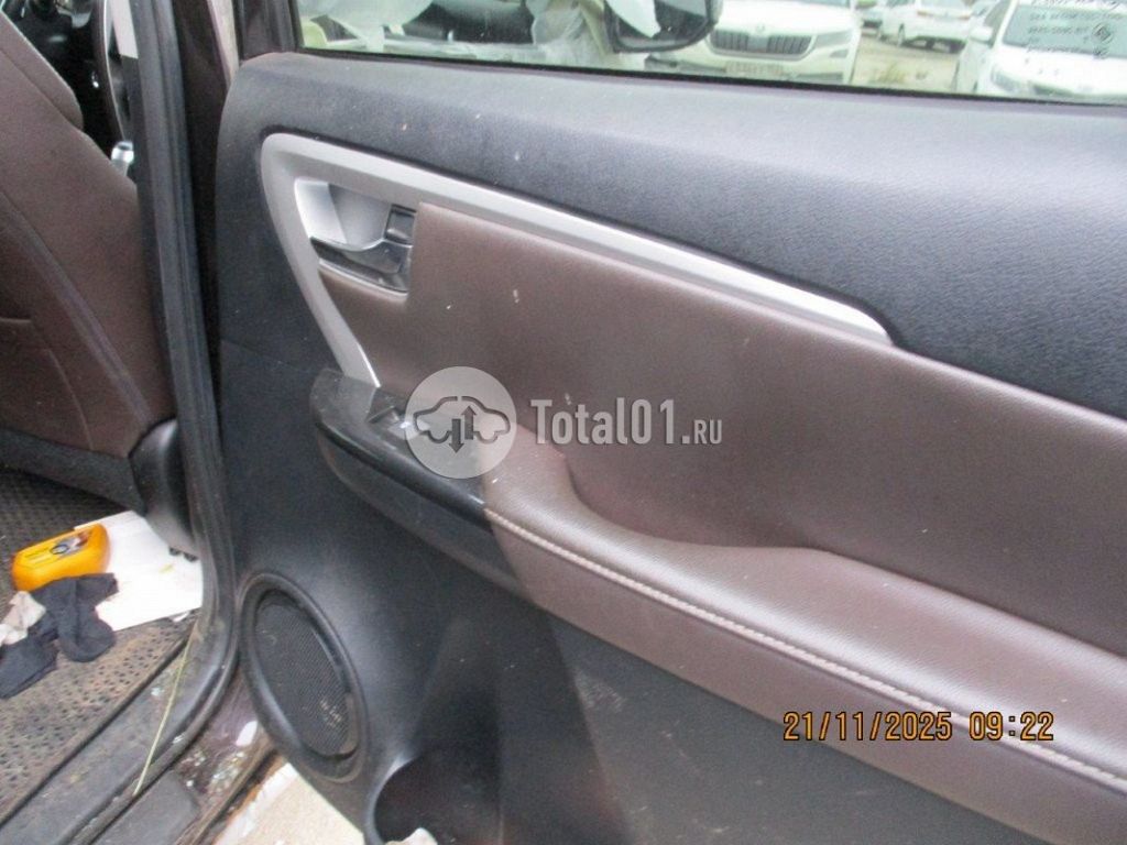 Фото Toyota Fortuner 310