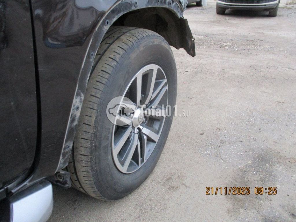 Фото Toyota Fortuner 360