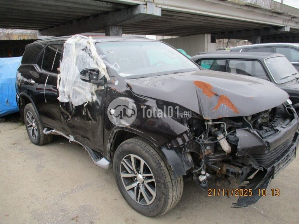 Фото Toyota Fortuner 456