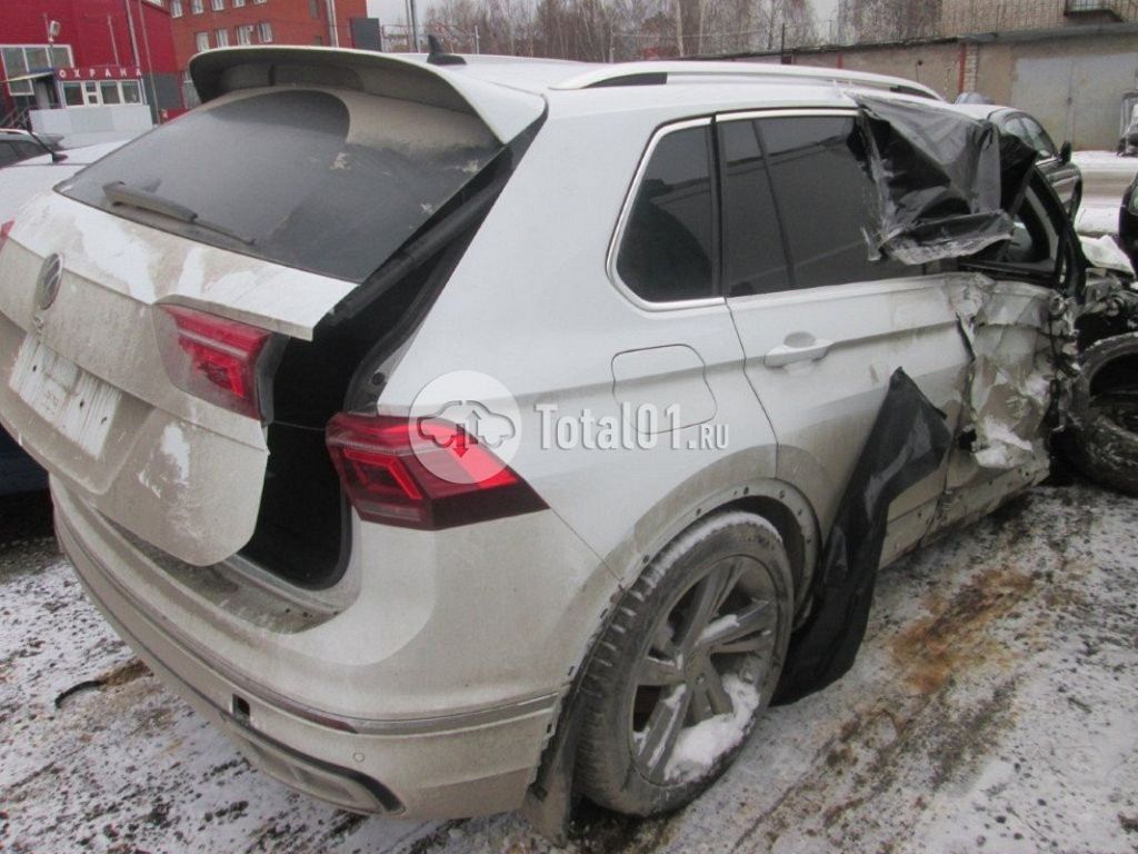 Фото Volkswagen Tiguan 10