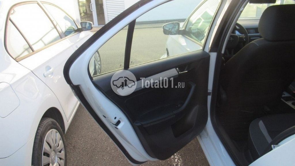 Фото Skoda Rapid 26