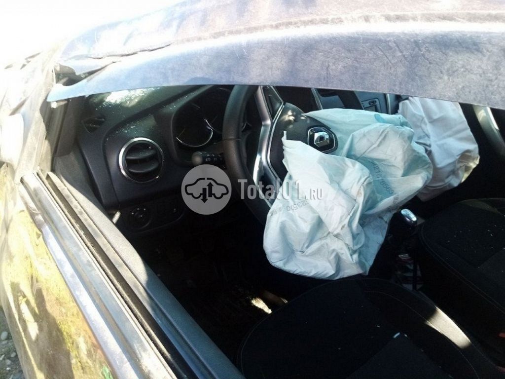 Фото Renault Logan 220