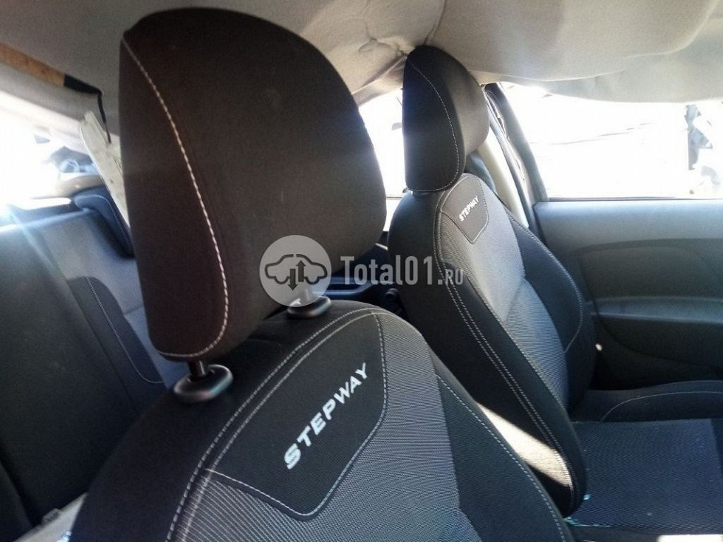 Фото Renault Logan 242