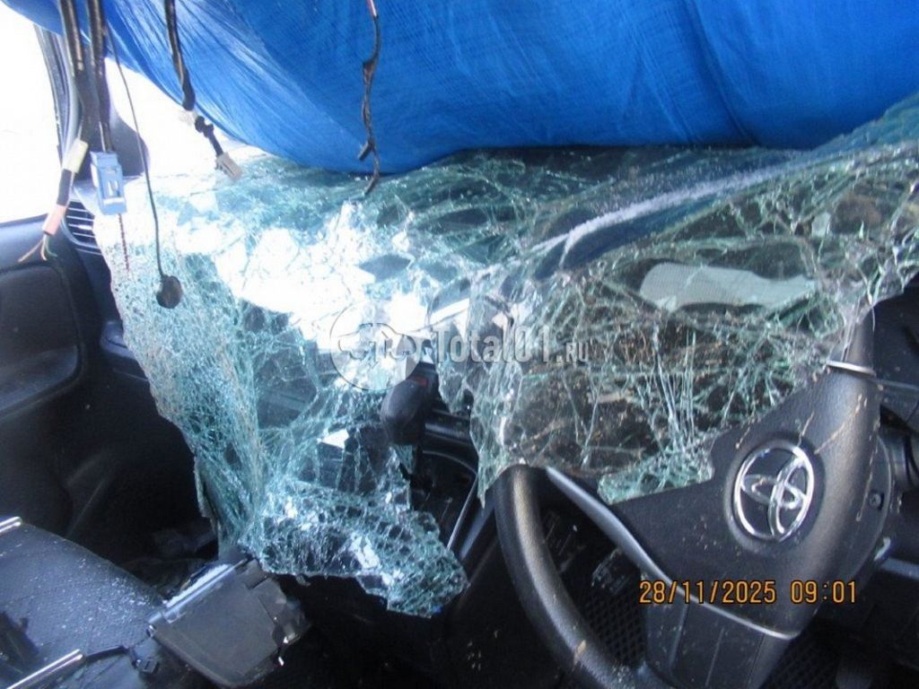 Фото Toyota Voxy 34