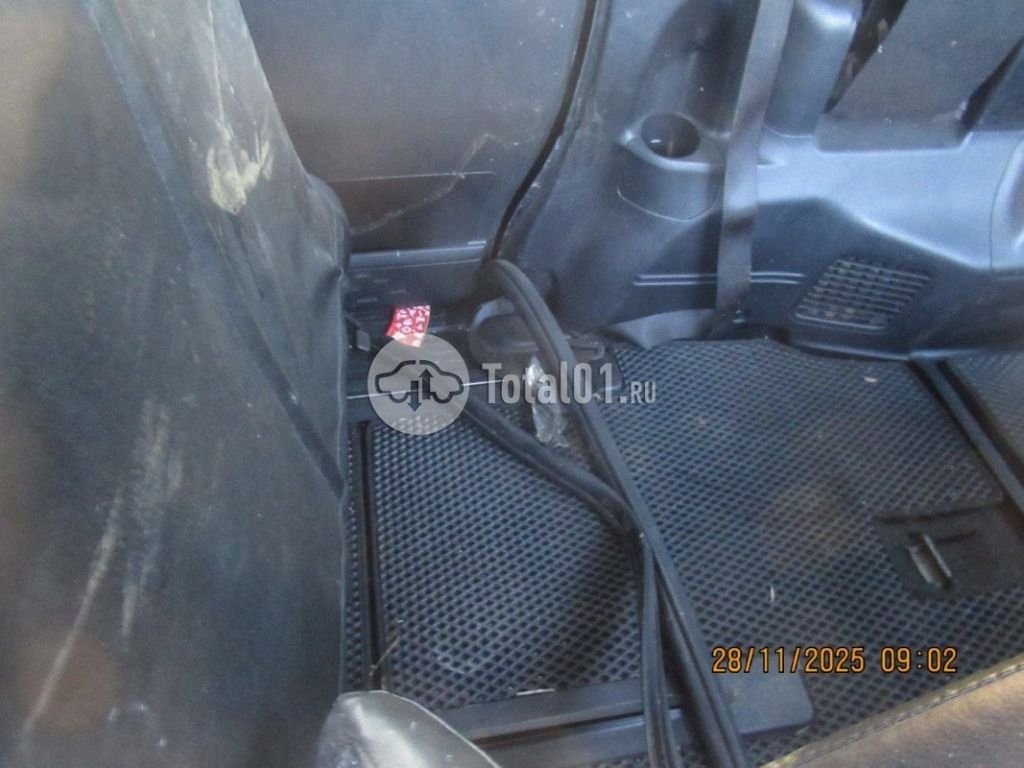 Фото Toyota Voxy 48