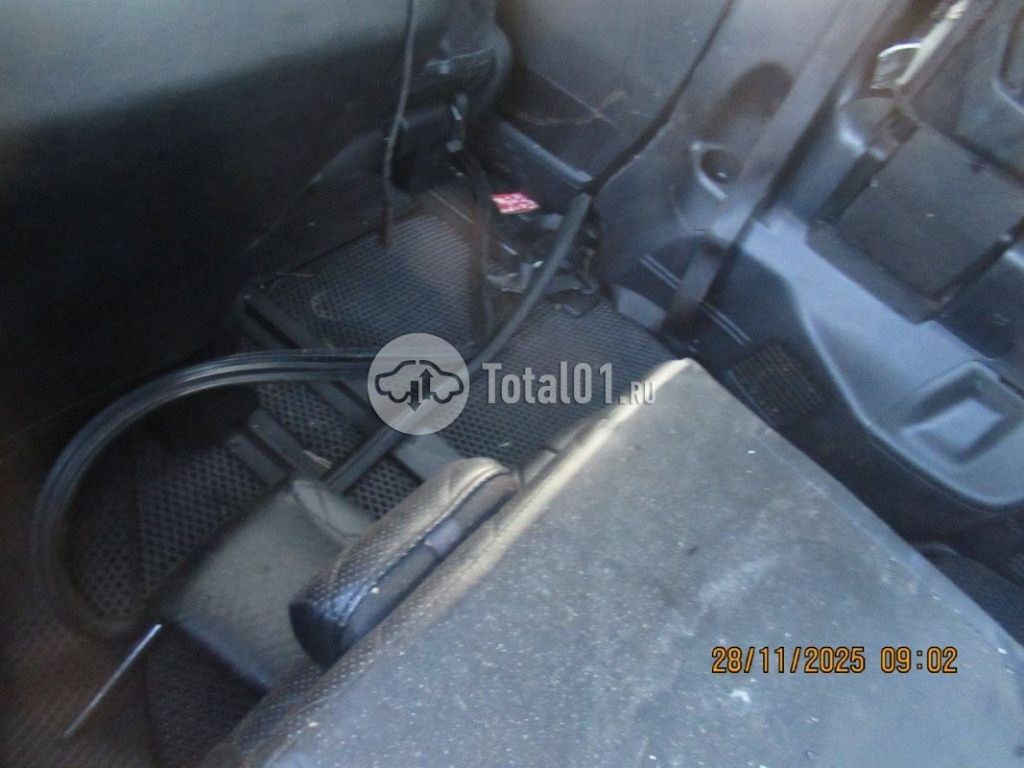 Фото Toyota Voxy 58