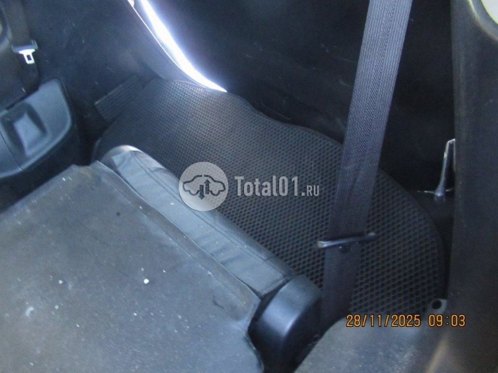 Фото Toyota Voxy 62