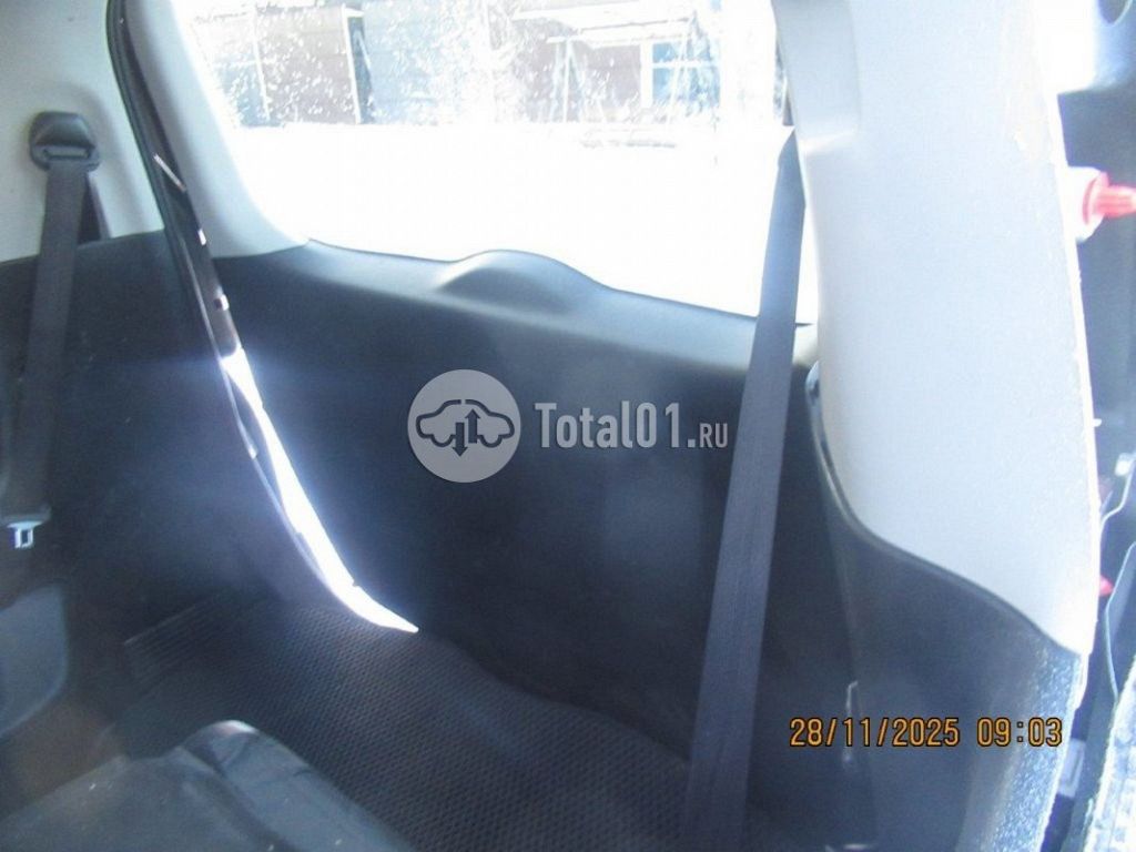 Фото Toyota Voxy 64