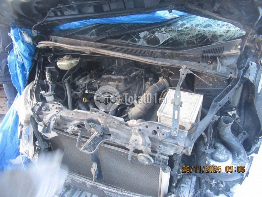 Фото Toyota Voxy 76