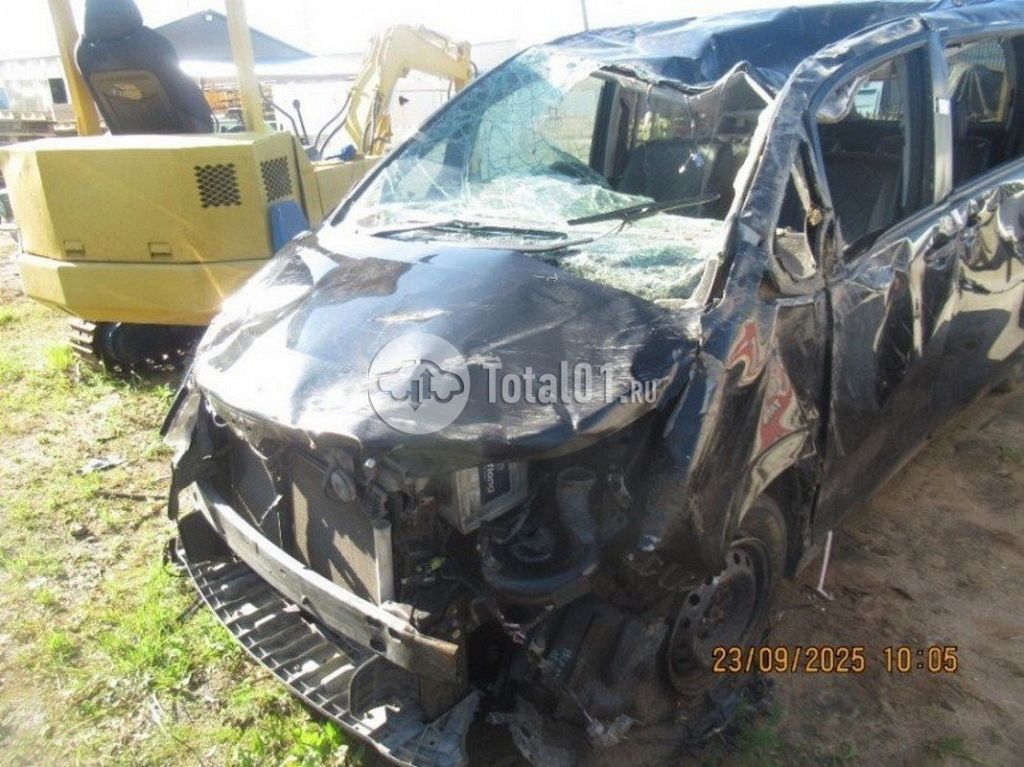 Фото Toyota Voxy 104