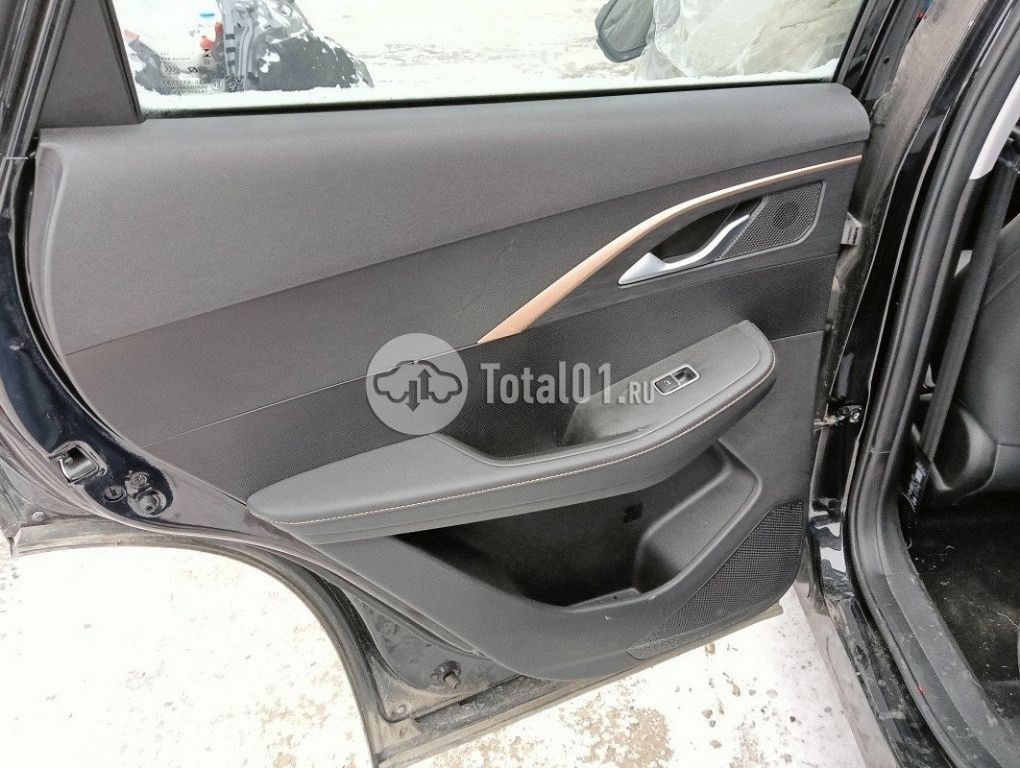 Фото OMODA C5 18