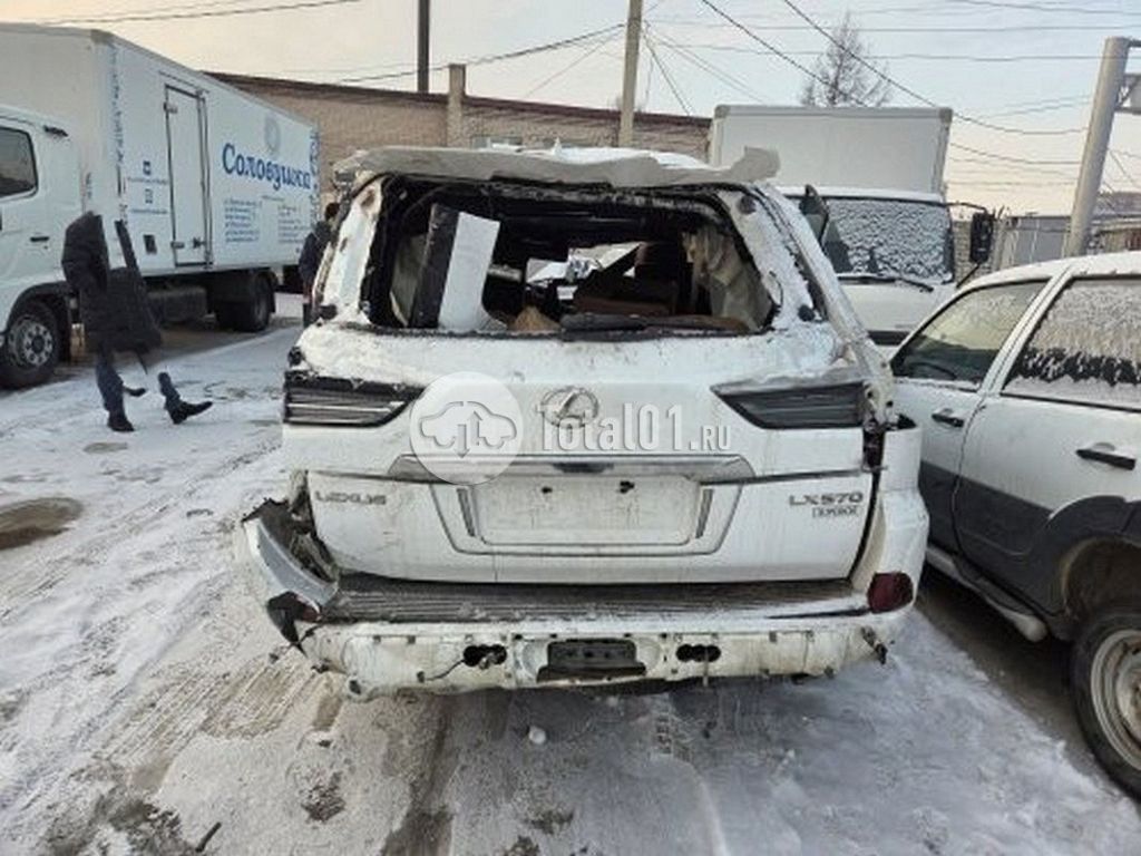 Фото Lexus LX 120