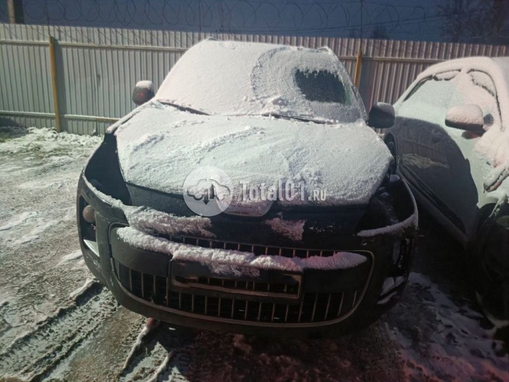 Фото Peugeot 4007 12