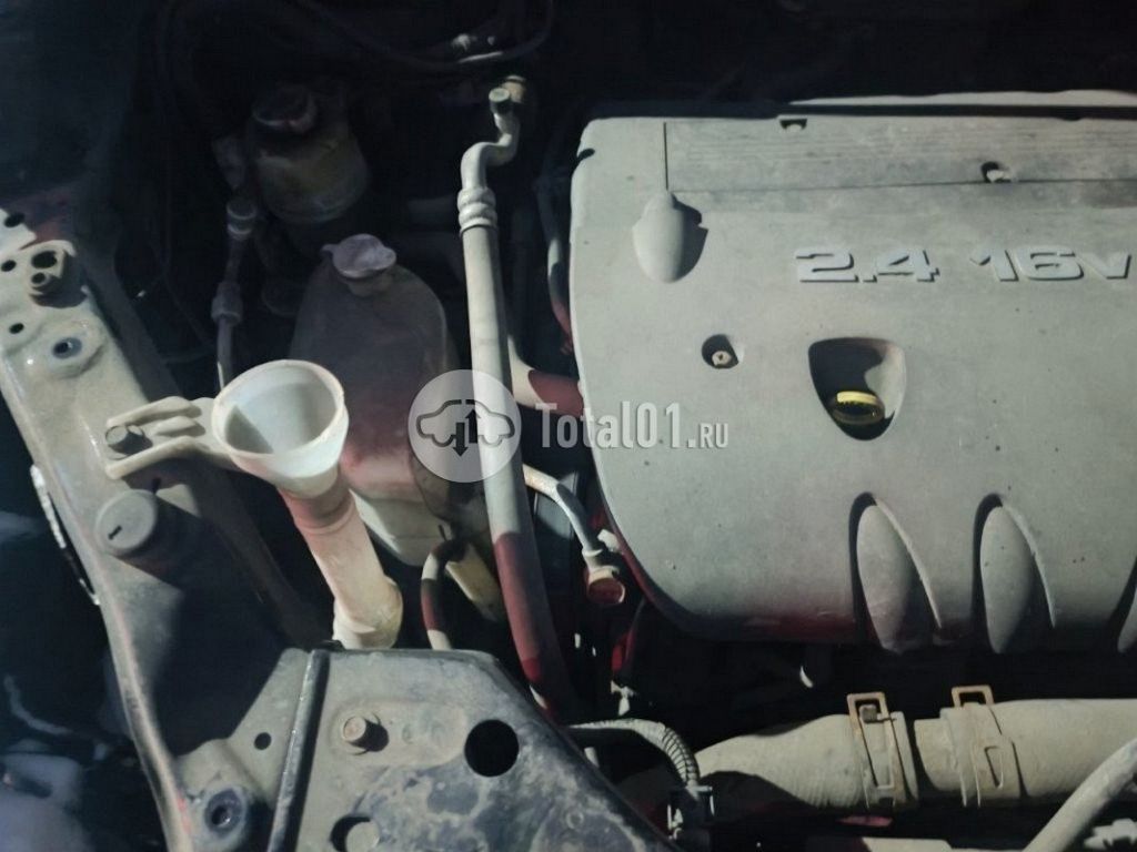 Фото Peugeot 4007 28