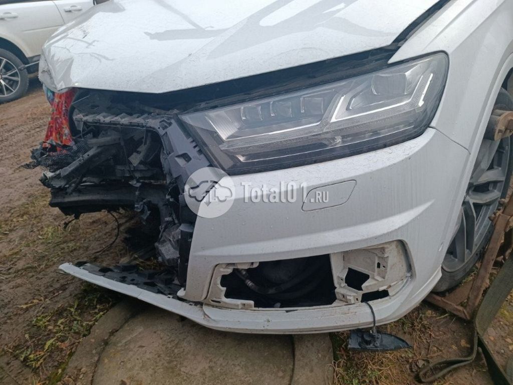 Фото Audi Q7 8