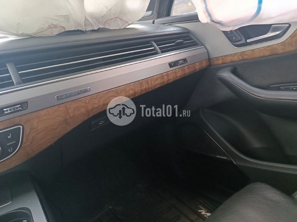Фото Audi Q7 40