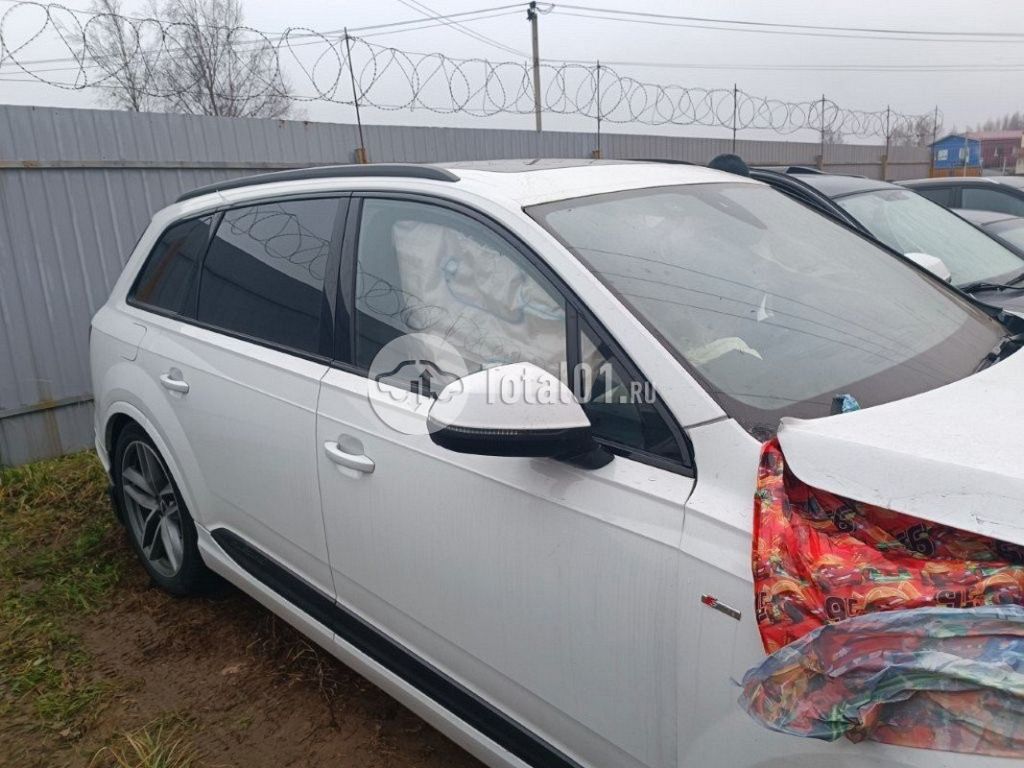 Фото Audi Q7 128