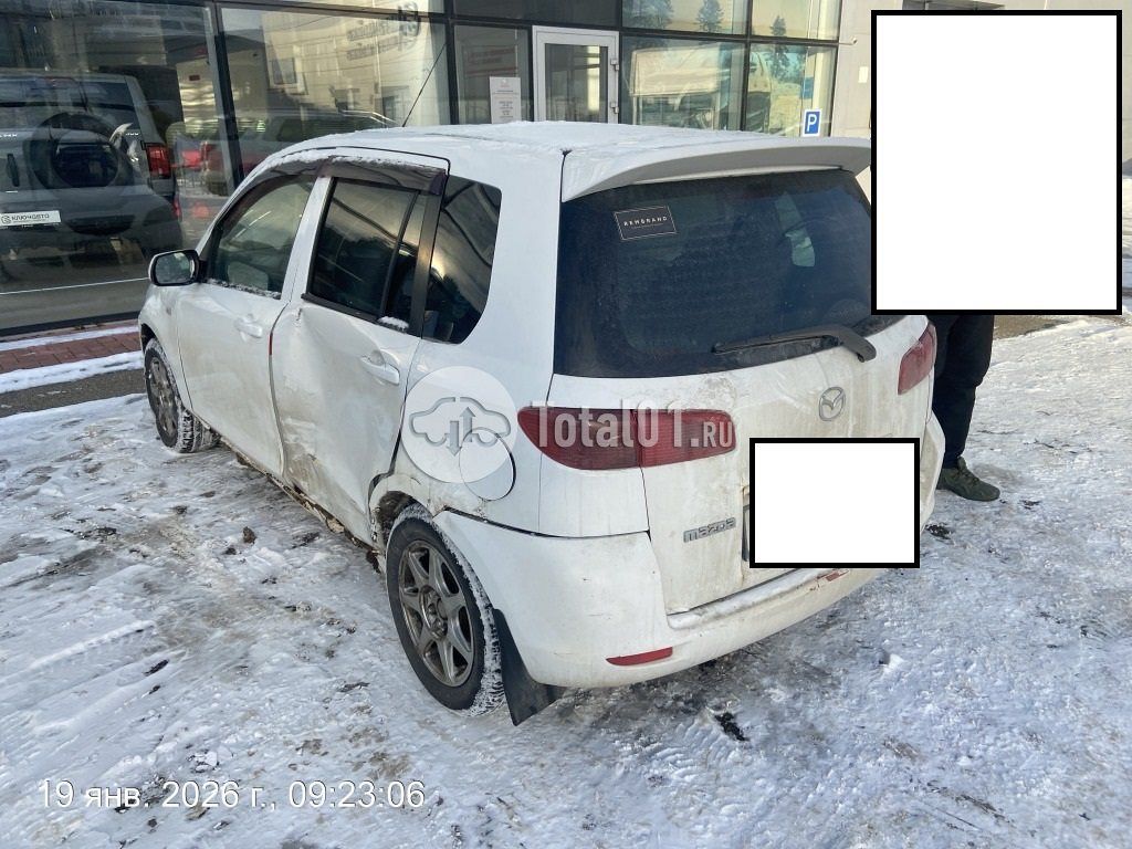 Фото Mazda Demio 8