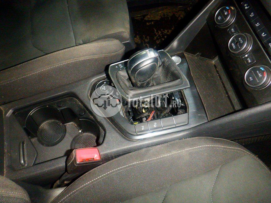 Фото Volkswagen Tiguan 30