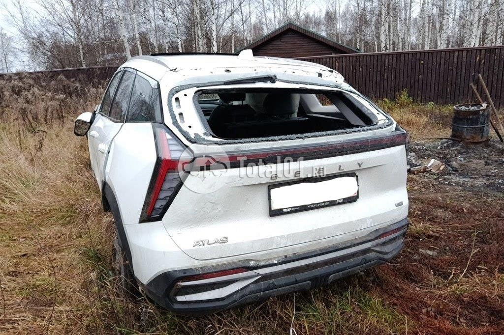 Фото Geely Atlas 10