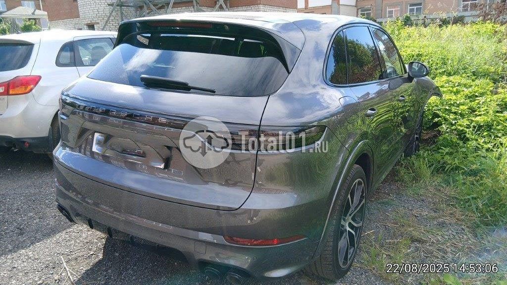 Фото Porsche Cayenne 8