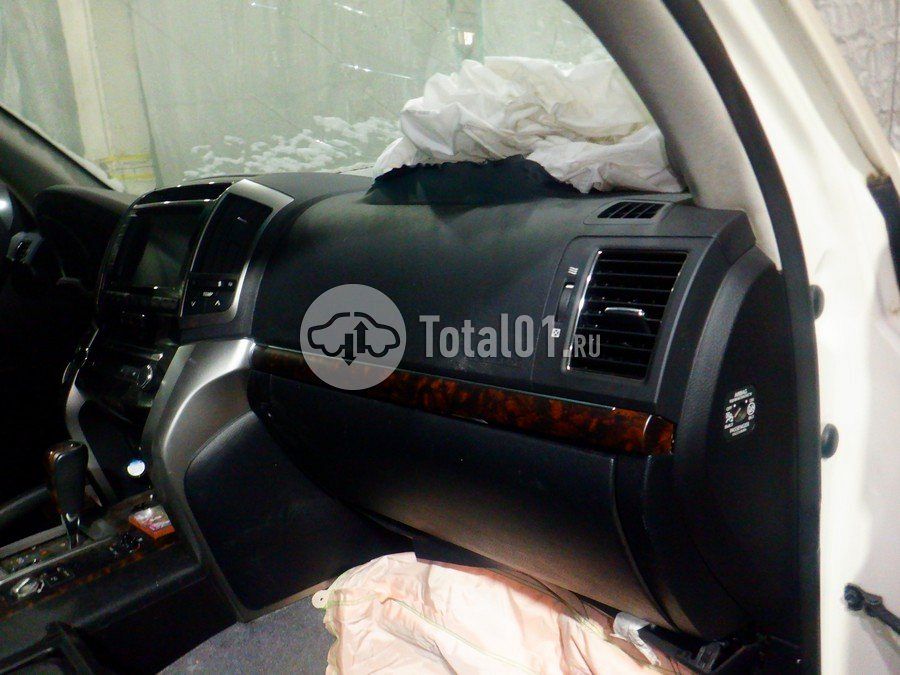 Фото Toyota Land Cruiser 26