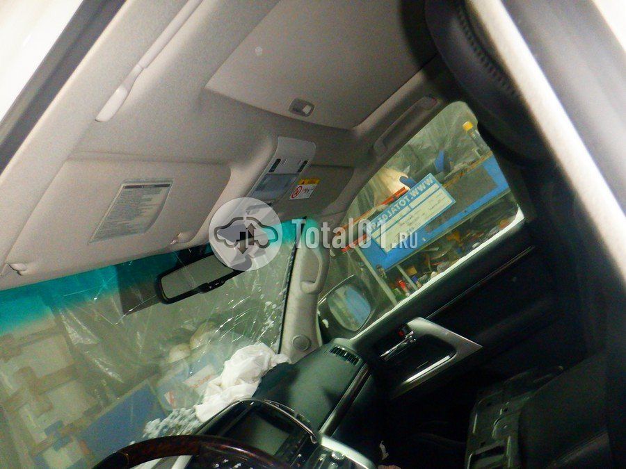 Фото Toyota Land Cruiser 106