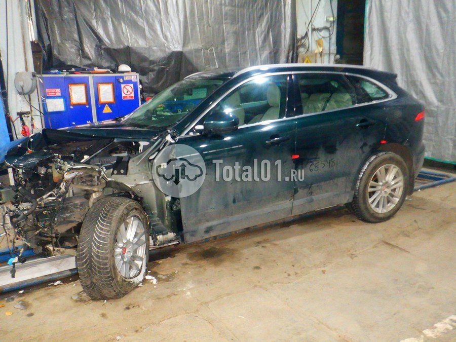 Фото Jaguar F-Pace 10