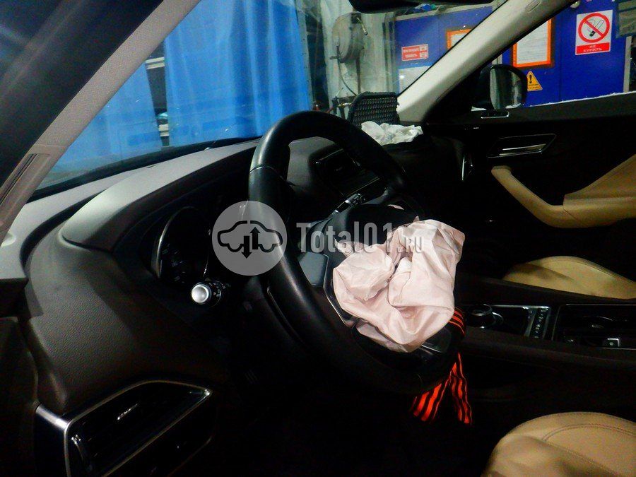 Фото Jaguar F-Pace 84