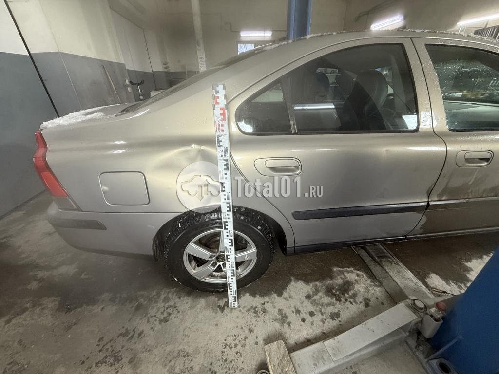 Фото Volvo S60 10