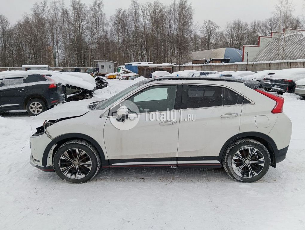Фото Mitsubishi Eclipse Cross 70