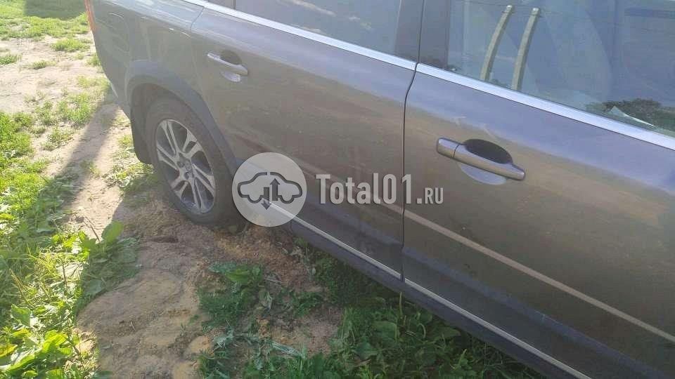 Фото Volvo XC70 128