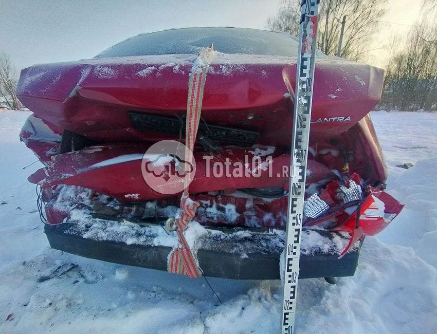 Фото Hyundai Elantra 8