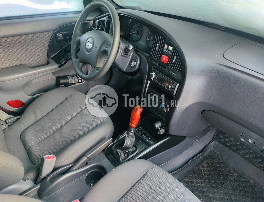 Фото Hyundai Elantra 28