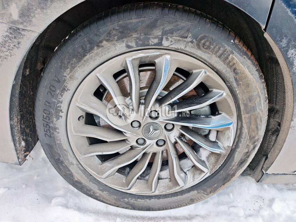 Фото Voyah Dreamer 42