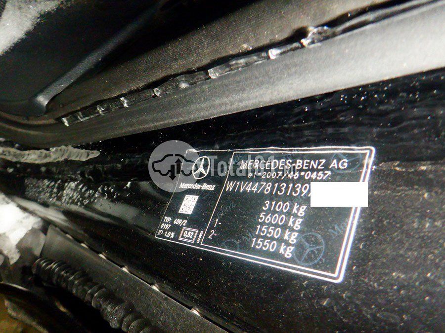 Фото Mercedes-Benz V-класс 100