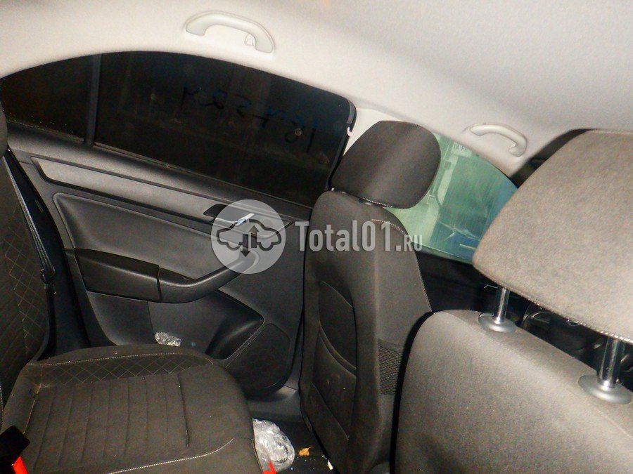 Фото Skoda Rapid 44