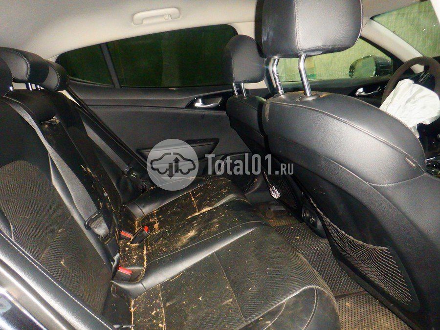 Фото KIA Stinger 42