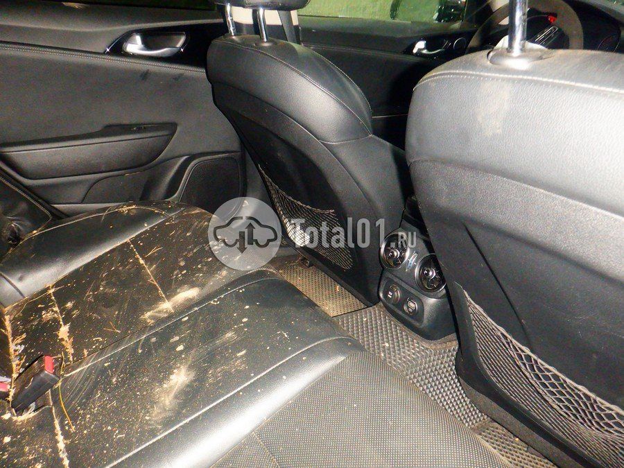 Фото KIA Stinger 46