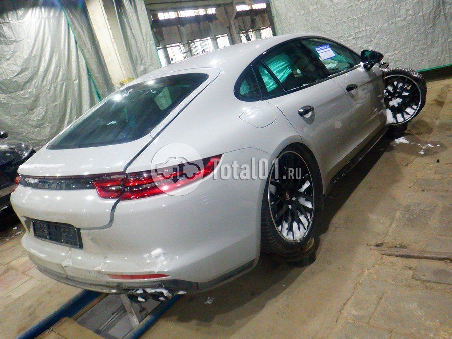 Фото Porsche Panamera 4S 10