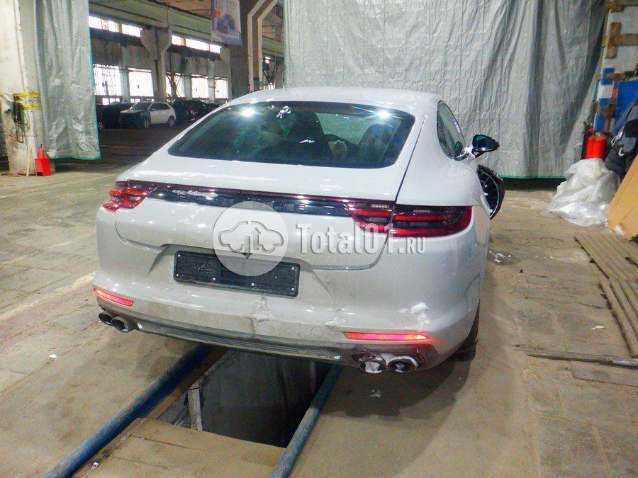 Фото Porsche Panamera 4S 12