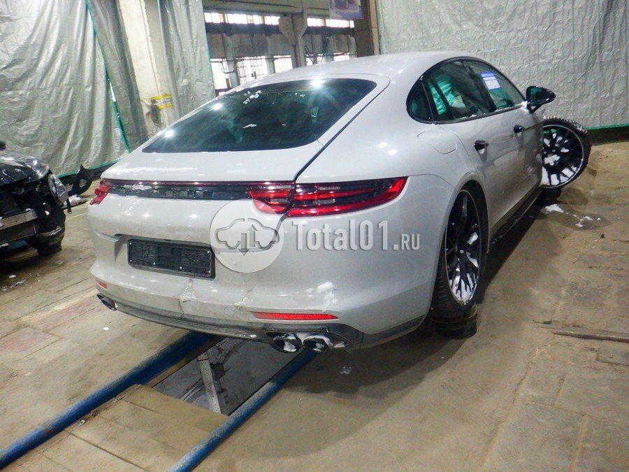 Фото Porsche Panamera 4S 14
