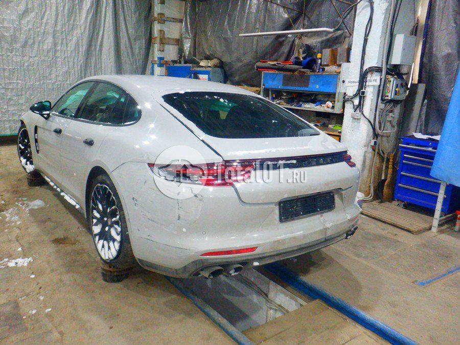 Фото Porsche Panamera 4S 16