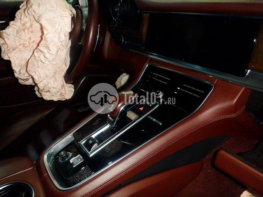 Фото Porsche Panamera 4S 34
