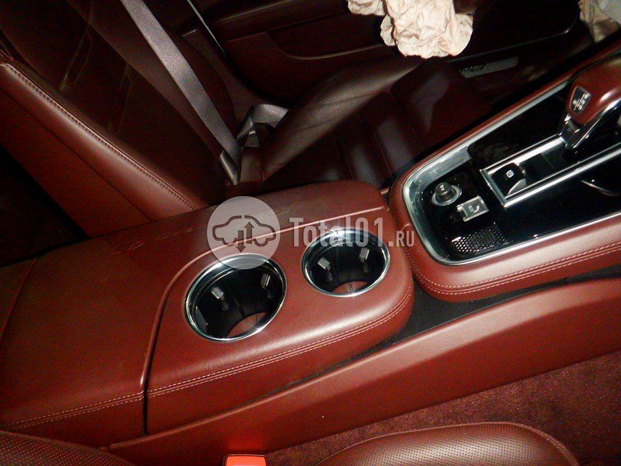 Фото Porsche Panamera 4S 36